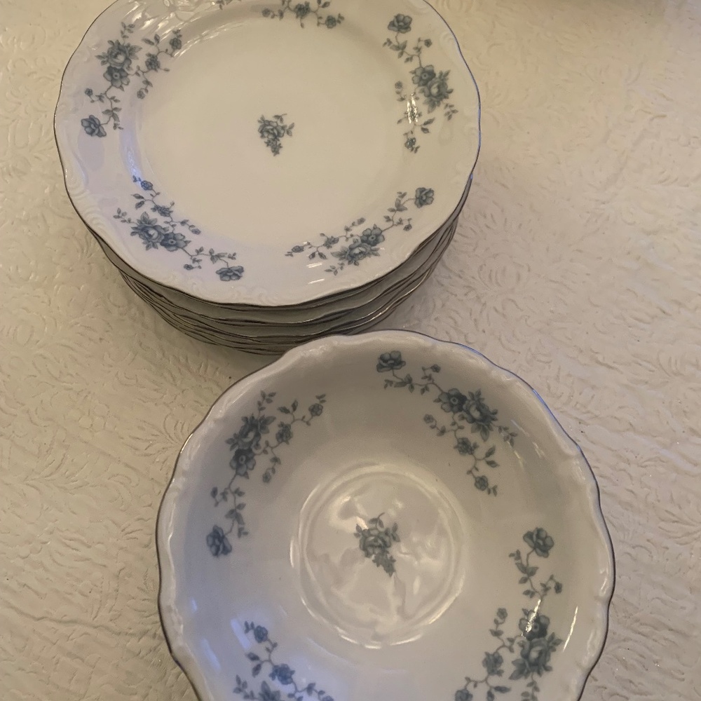 Johann Haviland Bavaria Germany blue and dishes.  57 pieces
